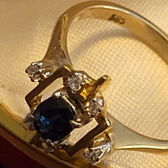 14K Gold Ring with gemstones (small diamonds and saphire) - Picture 4 of 14